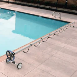 Aufrollsystem Poolwickelrolle für Abdeckungen und Solarplanen Rollensystem mit Gurten Aluminium 5,5M