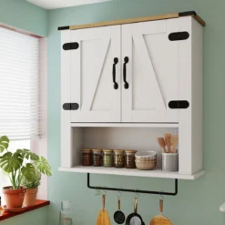 Badezimmerschrank mit Handtuchhalter Bauernhaus-Medikamentenschrank mit Scheunentüren & verstellbarem Regal Weiß