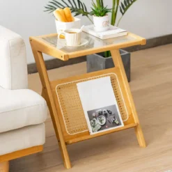 Bambus Beistelltisch mit Rattan Magazinhalter & Gehärteter Glasplatte Z-förmiger Couchtisch