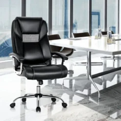 Chefsessel mit hoher Rückenlehne mit PVC-Leder gepolsterter Bürostuhl 67 x 68 x 114-122 cm Schwarz