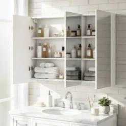 87 cm Spiegelschrank mit 3 Türen Wandmontiert Einbau-Badspiegelschrank mit 6 Fächern Weiß