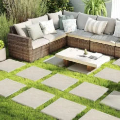 16er Set Trittsteine für Garten Gehwegplatten aus Polypropylen Steinplatten inkl. 64 Erdspießen 39,5 x 39,5 cm Beige