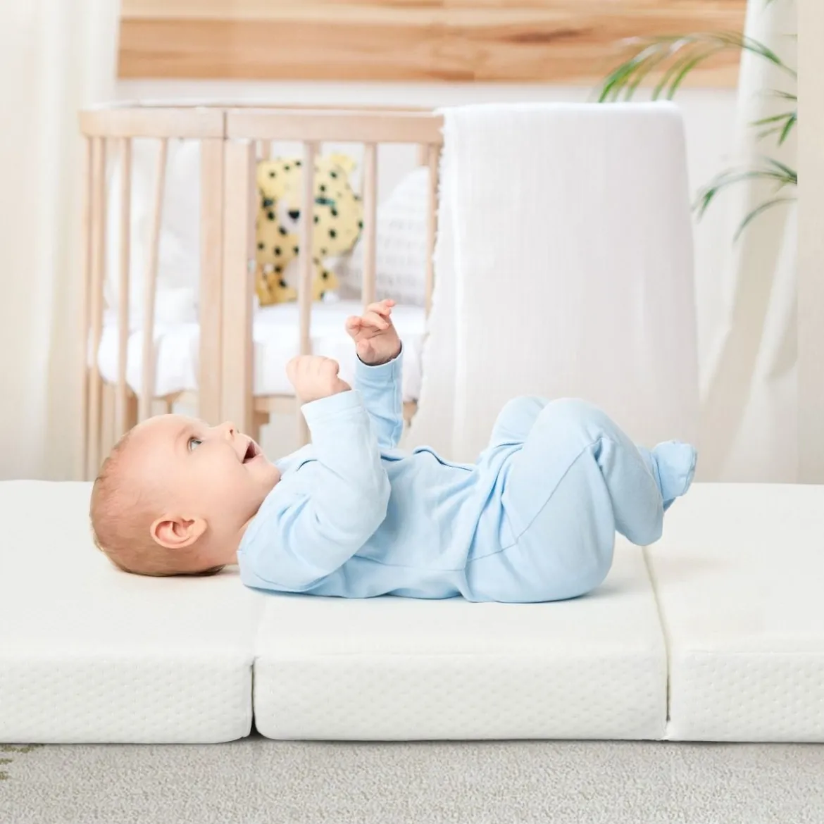 Faltbare Baby-Matratze Matratze aus Rückstellschaum Reisebettmatratze tragbar 96 x 65 x 8 cm Weiß
