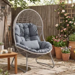 Gartensessel aus PE-Rattan Lounge Sessel mit Abnehmbaren Sitz- & Rückenkissen Korbsessel mit Metallrahmen