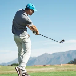 Golf Driver für Herren 460CC Golfschläger aus Aluminium für Rechtshänder mit Schlägerhaube & Graphitschaft