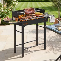 Holzkohlegrill Grillwagen mit Höhenverstellbarem Grillrost 73 x 34 cm 2 Ablagen & Drehspieß