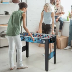 Kinder Tischkicker mit 2 Fußbällen & 18 Spielern Holz Kickertisch Tischfussball Fußballtisch