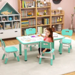 Kindertisch mit 4 Stühlen Set mit Graffiti-Tischplatte Höhenverstellbare Kindersitzgruppe