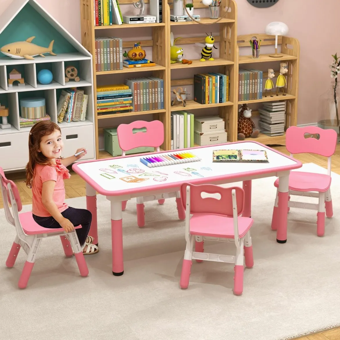 Kindertisch mit 4 Stühlen Set mit Graffiti-Tischplatte Höhenverstellbare Kindersitzgruppe
