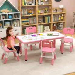 Kindertisch mit 4 Stühlen Set mit Graffiti-Tischplatte Höhenverstellbare Kindersitzgruppe