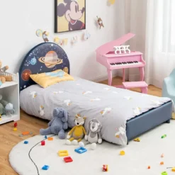 Kleinkindbett in Weltraum-Optik mit hohem Kopfteil für Kinder 153 x 77 x 70 cm Dunkelblau