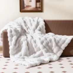 Luxuriöse Kunstpelz-Decke Flauschige Plüsch Kaninchenfell Blasen Decke Beige 178 x 203 cm
