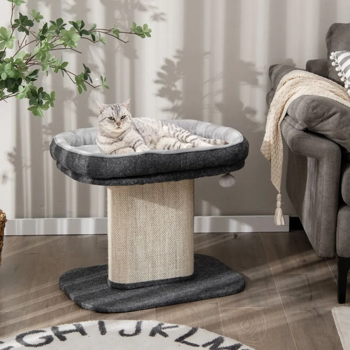 Moderner Kratzbaum Katzenmöbel mit großer Plüschsitzfläche & Sisal-Kratzplatte Grau
