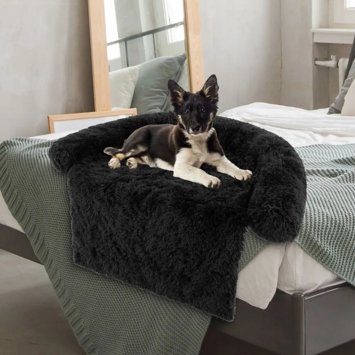Plüschbett für Hunde mit rutschfester Unterseite abnehmbarem waschbarem Bezug & weicher Nackenrolle mittelgroße 112 x 101 cm Schwarz