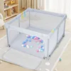 Quadratischer Baby-Laufstall 124 x 124 cm Großer Spielzaun Hellgrau