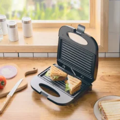 Sandwichmaker 750 W vielseitiger Indoor-Grill mit kühlbleibendem Griff rutschfesten Füßen Paninimaker