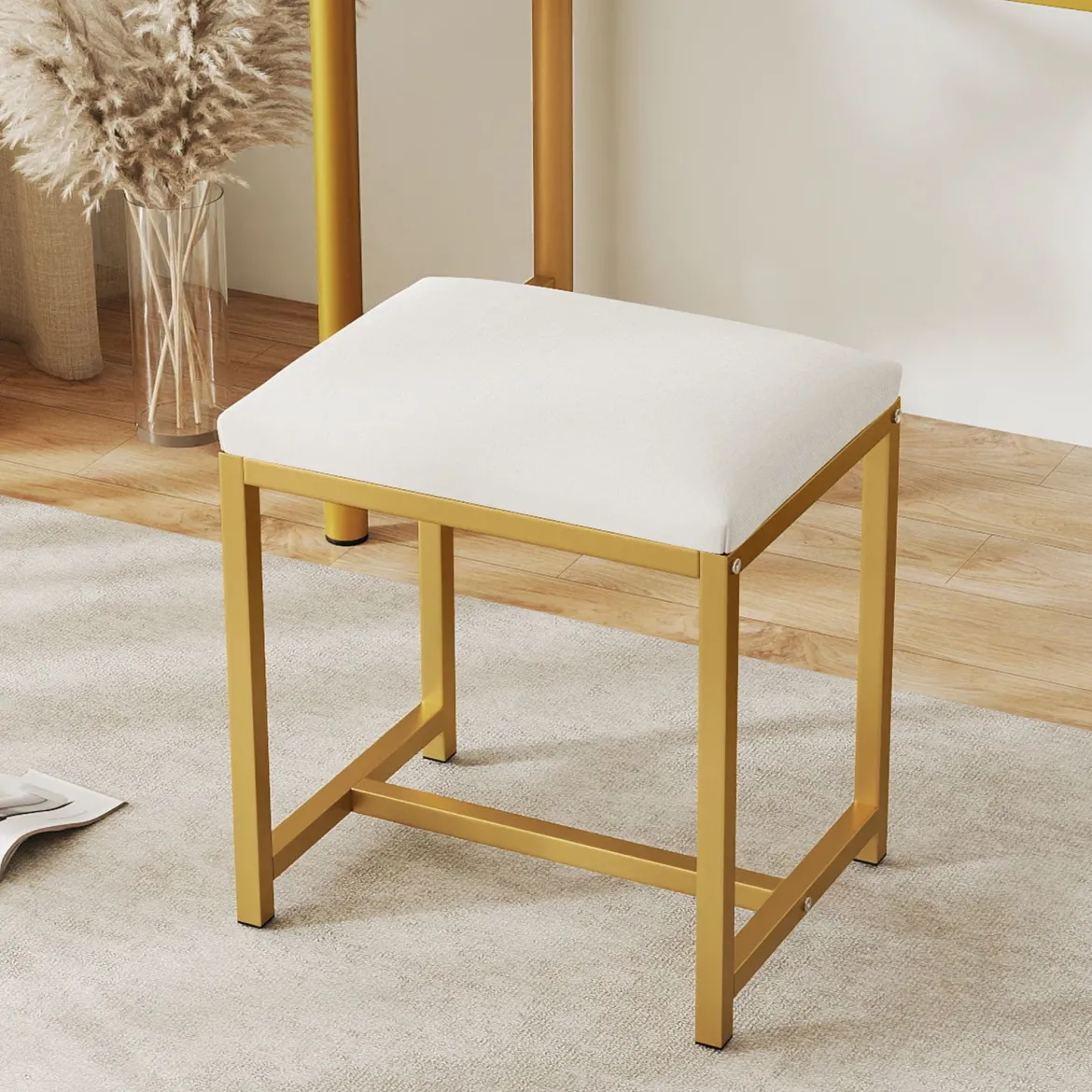 Schminkhocker kleiner Make-up-Stuhl mit weicher gepolsterter Sitzfläche und modernen goldfarbenen Metallbeinen Weiß