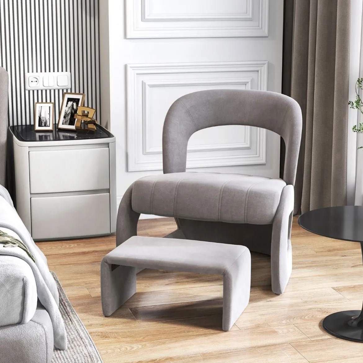 Sessel mit Hocker übergroßer Relaxsessel mit offenem Rücken und breiter Sitzfläche Grau