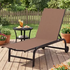 Sonnenliege mit Rollen Robuste Gartenliege mit 6-Fach Verstellbare Rückenlehne bis 180° Flach