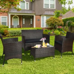 4 Stück Outdoor Terrassenmöbel Set aus PE Rattan mit gehärtetem Glastisch & Kissen Schwarz