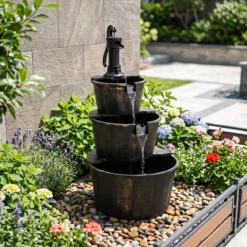 3-stufiger Gartenbrunnen mit Pumpe im Täuschend Echten Holzfass-Design 52 x 60 x 92,5 cm