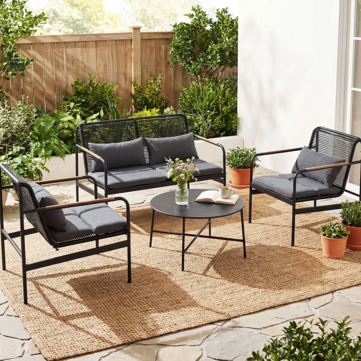 4-teiliges Gartenmöbel Sitzgruppe aus PE-Ratten mit Zweisitzer 2 Sessel & Couchtisch Grau