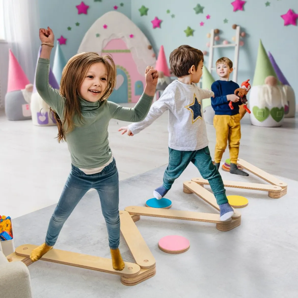 12 tlg. Balancierbalken mit 6 Balanciersteine frei kombinierbar aus Holz für Kinder
