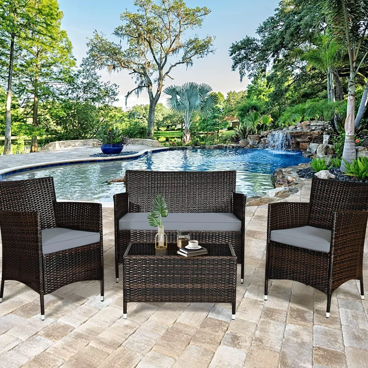 4 TLG. Outdoor Terrassenmöbel Set aus PE Rattan mit Gehärtetem Glastisch & Kissen Grau