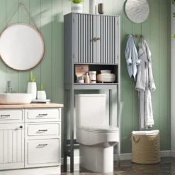Toilettenschrank mit Türen & Verstellbarem Fach & Unterer Stange Platzsparendes Toilettenregal Grau
