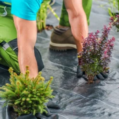 Unkrautvlies 50m² Gartenvlies gegen Unkraut Unkrautfolie PP Schwarz 25 x 2m-100 g/m²