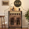 Vintage Weinschrank mit Abnehmbarem Weinregal & Integrierten Glashaltern Hellbraun