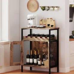 Vintage Weinschrank mit Abnehmbarem Weinregal & Integrierten Glashaltern Hellbraun