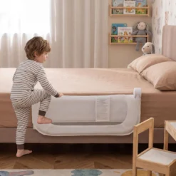80 x 60 cm Klappbarer Bettgitter mit Abnehmbarem Oxford-Bezug & Gurt Bettschutzgitter Weiß